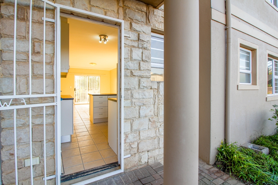 To Let 2 Bedroom Property for Rent in Sir Lowrys Pass Village Western Cape